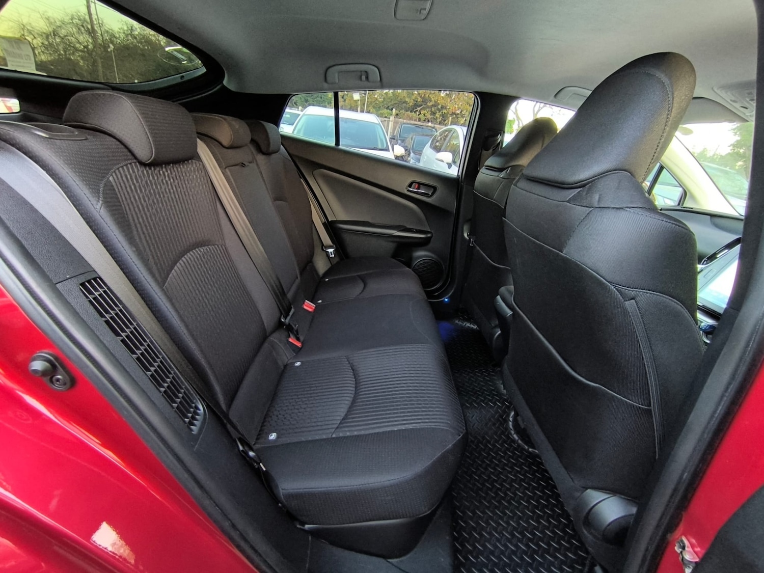 Used Toyota Prius 2017 for sale - 76599980: Photo 11