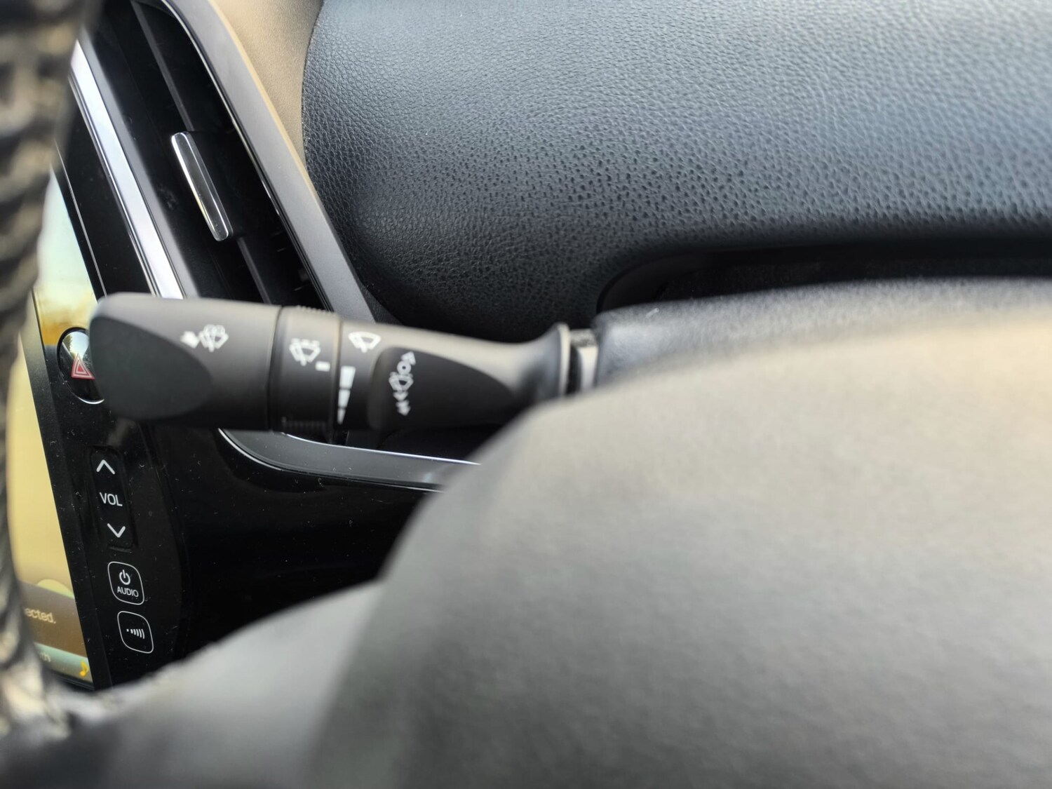 Used Toyota Prius 2017 for sale - 76599980: Photo 24