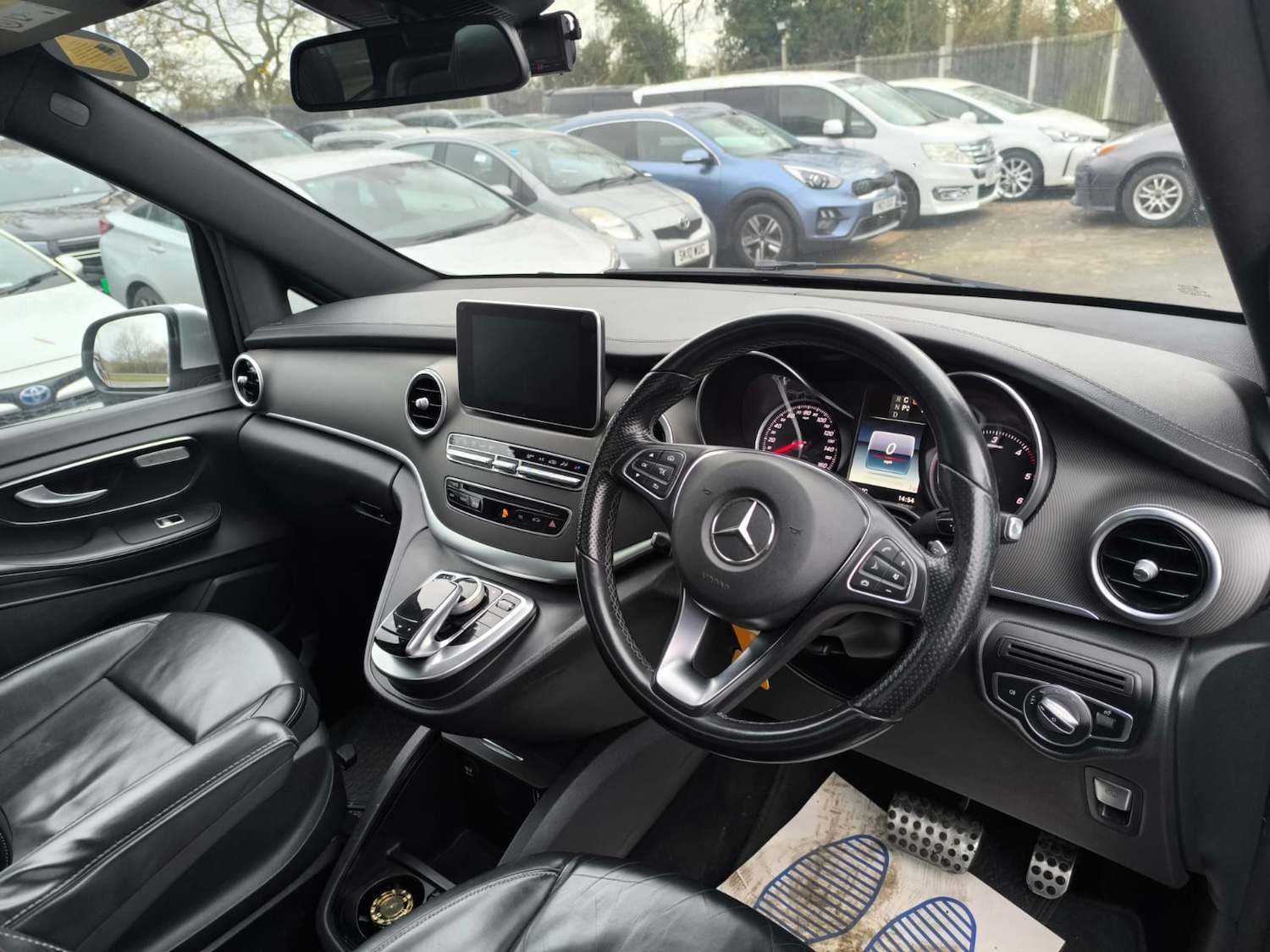 Used Mercedes-Benz V-Class 2017 for sale - 76932234: Photo 10