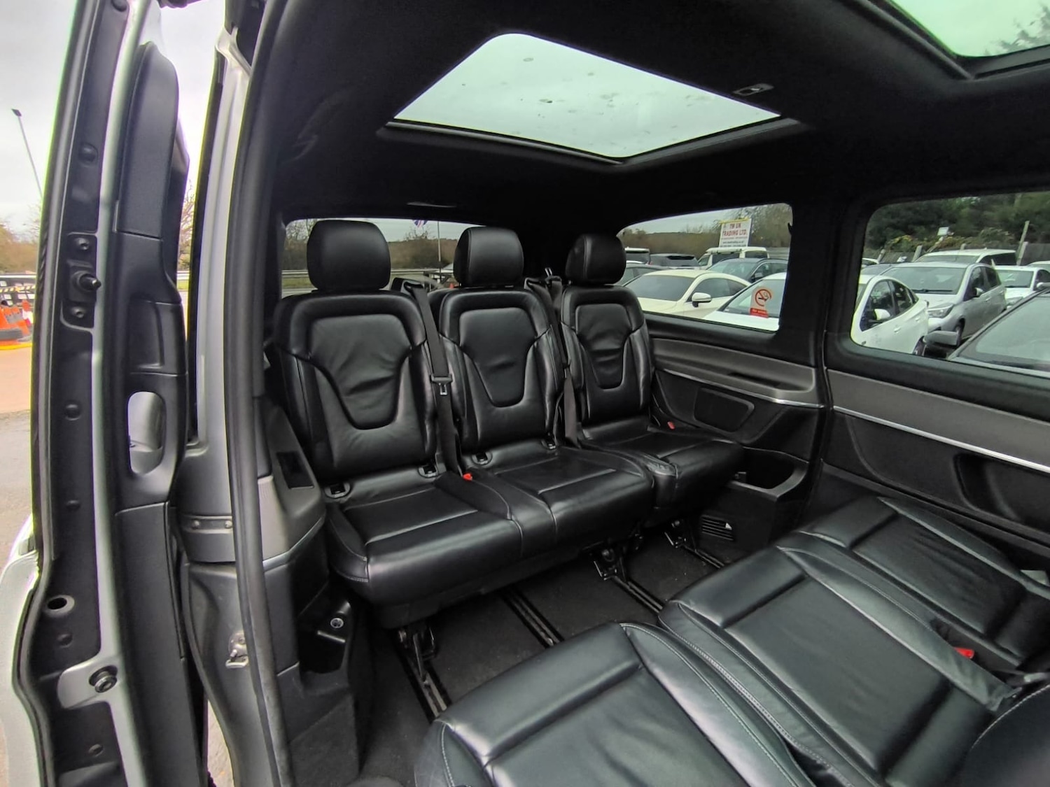 Used Mercedes-Benz V-Class 2017 for sale - 76932234: Photo 13