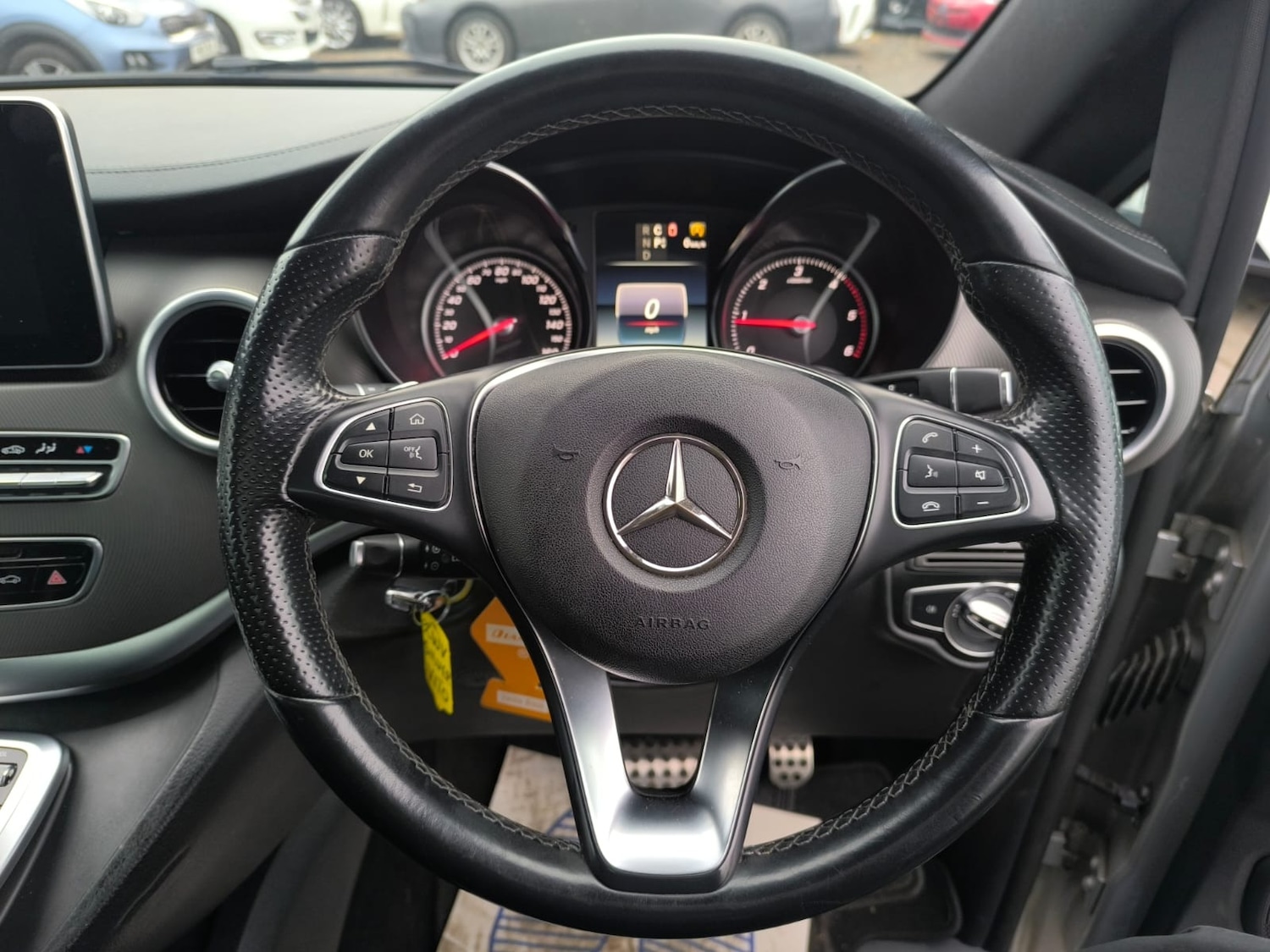 Used Mercedes-Benz V-Class 2017 for sale - 76932234: Photo 20