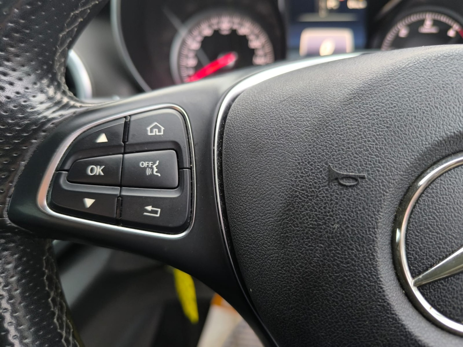 Used Mercedes-Benz V-Class 2017 for sale - 76932234: Photo 21