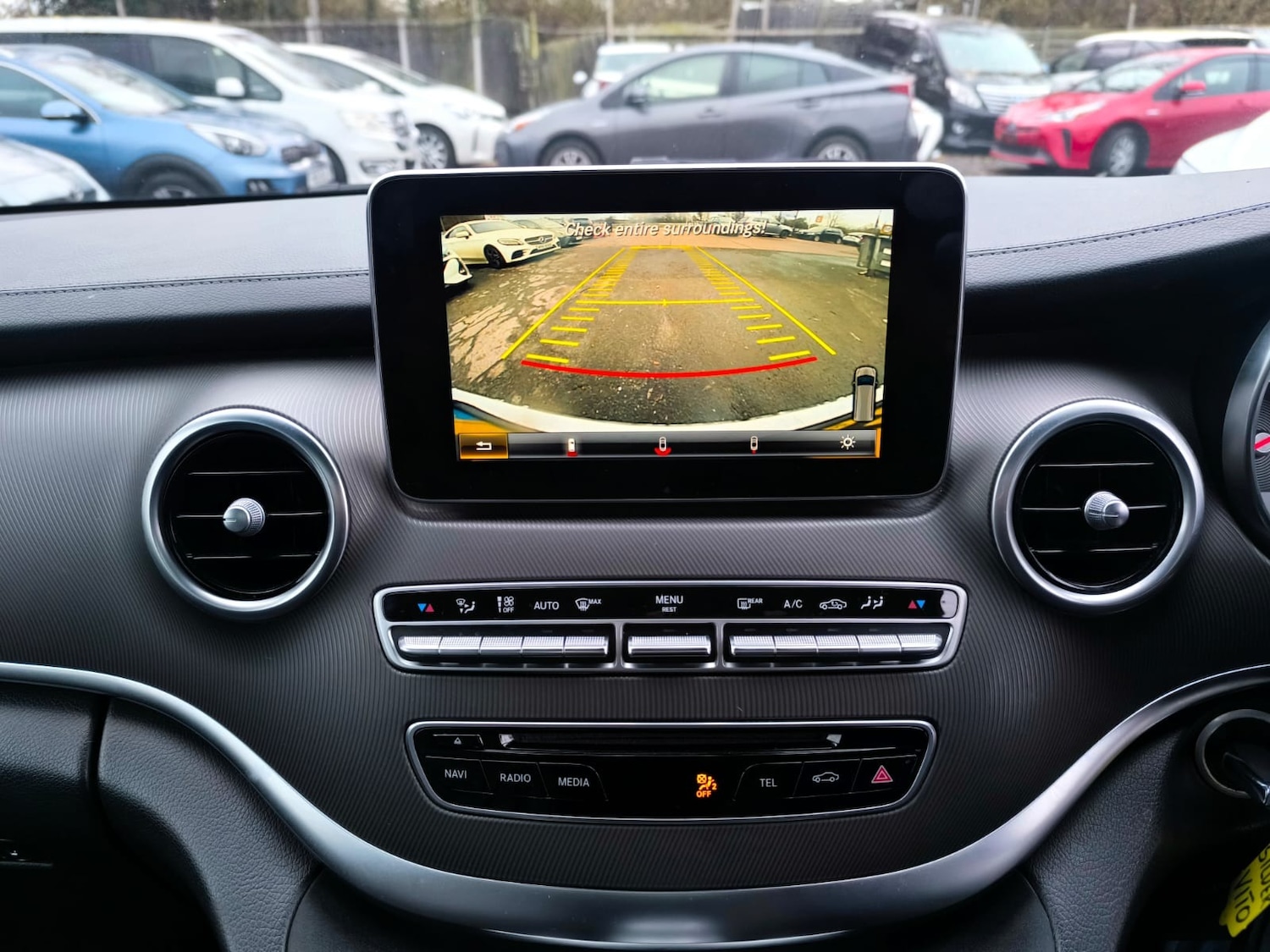 Used Mercedes-Benz V-Class 2017 for sale - 76932234: Photo 25