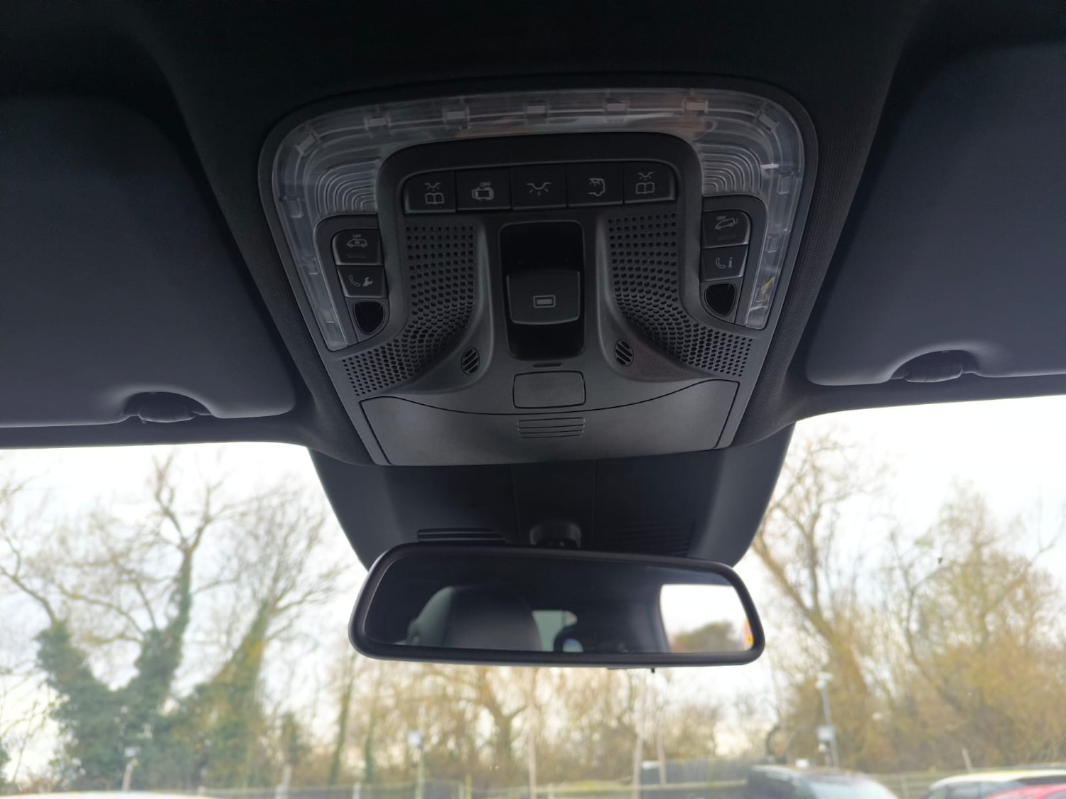 Used Mercedes-Benz V-Class 2017 for sale - 76932234: Photo 29