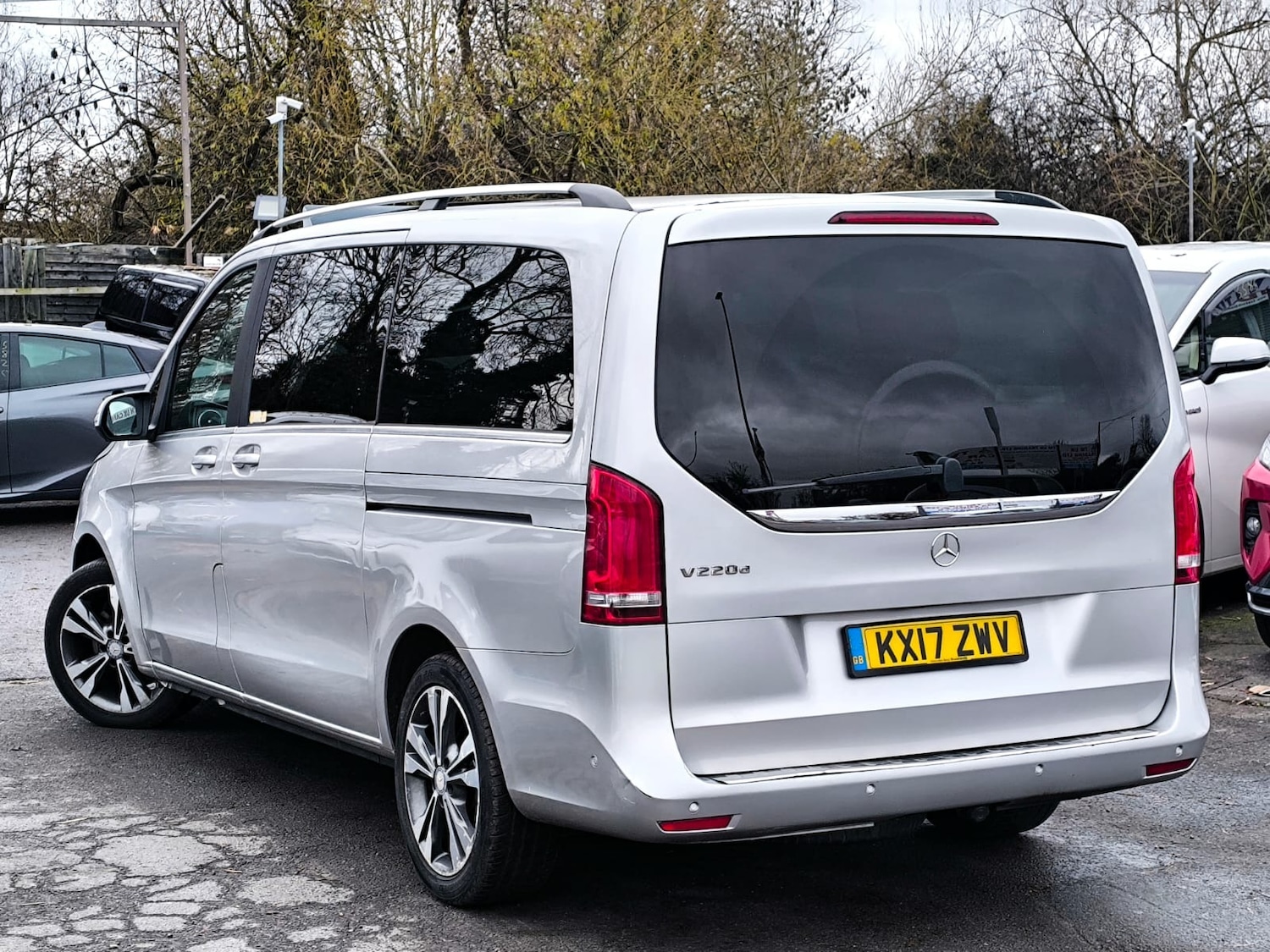 Used Mercedes-Benz V-Class 2017 for sale - 76932234: Photo 4