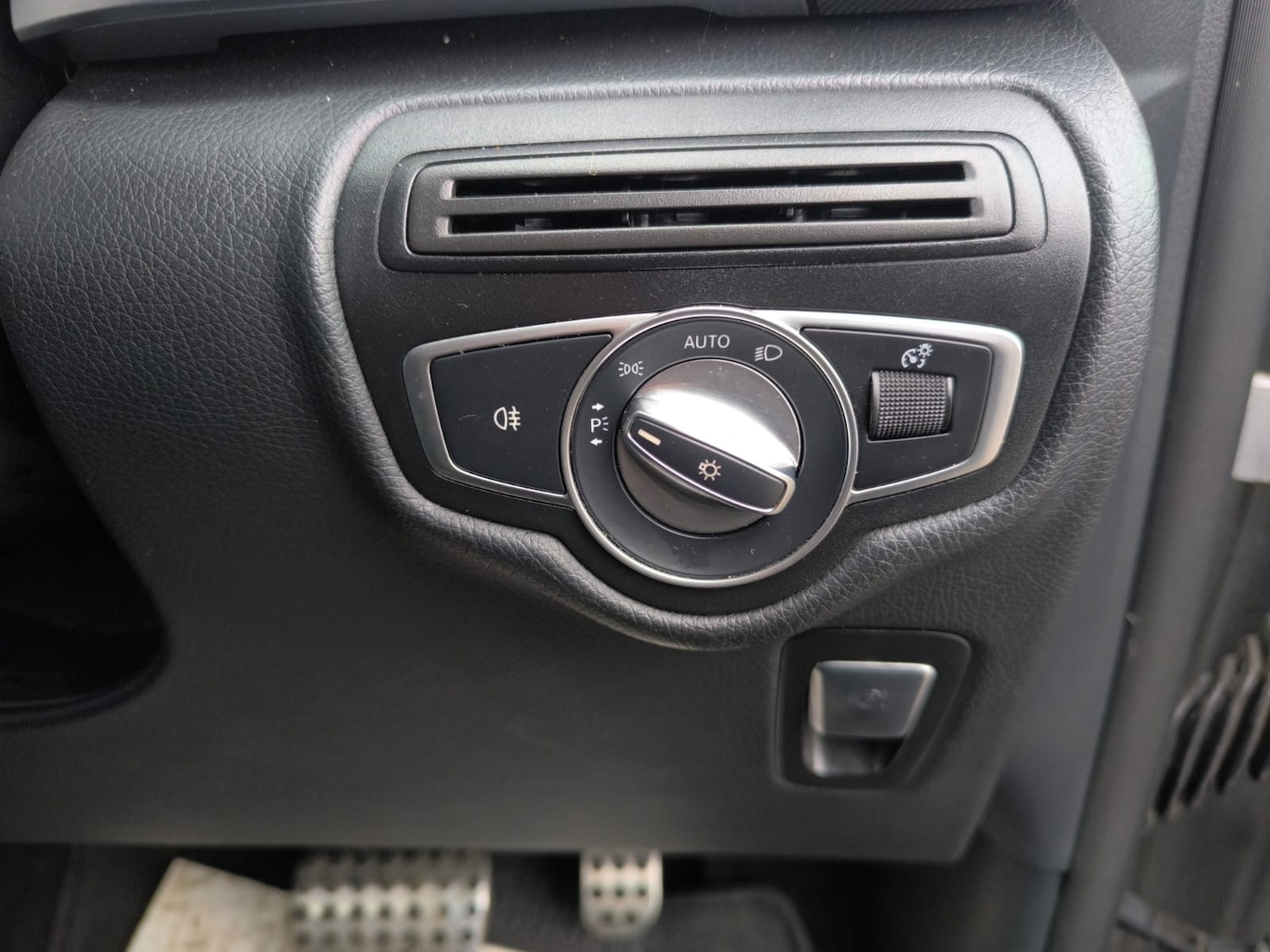 Used Mercedes-Benz V-Class 2017 for sale - 76932234: Photo 42