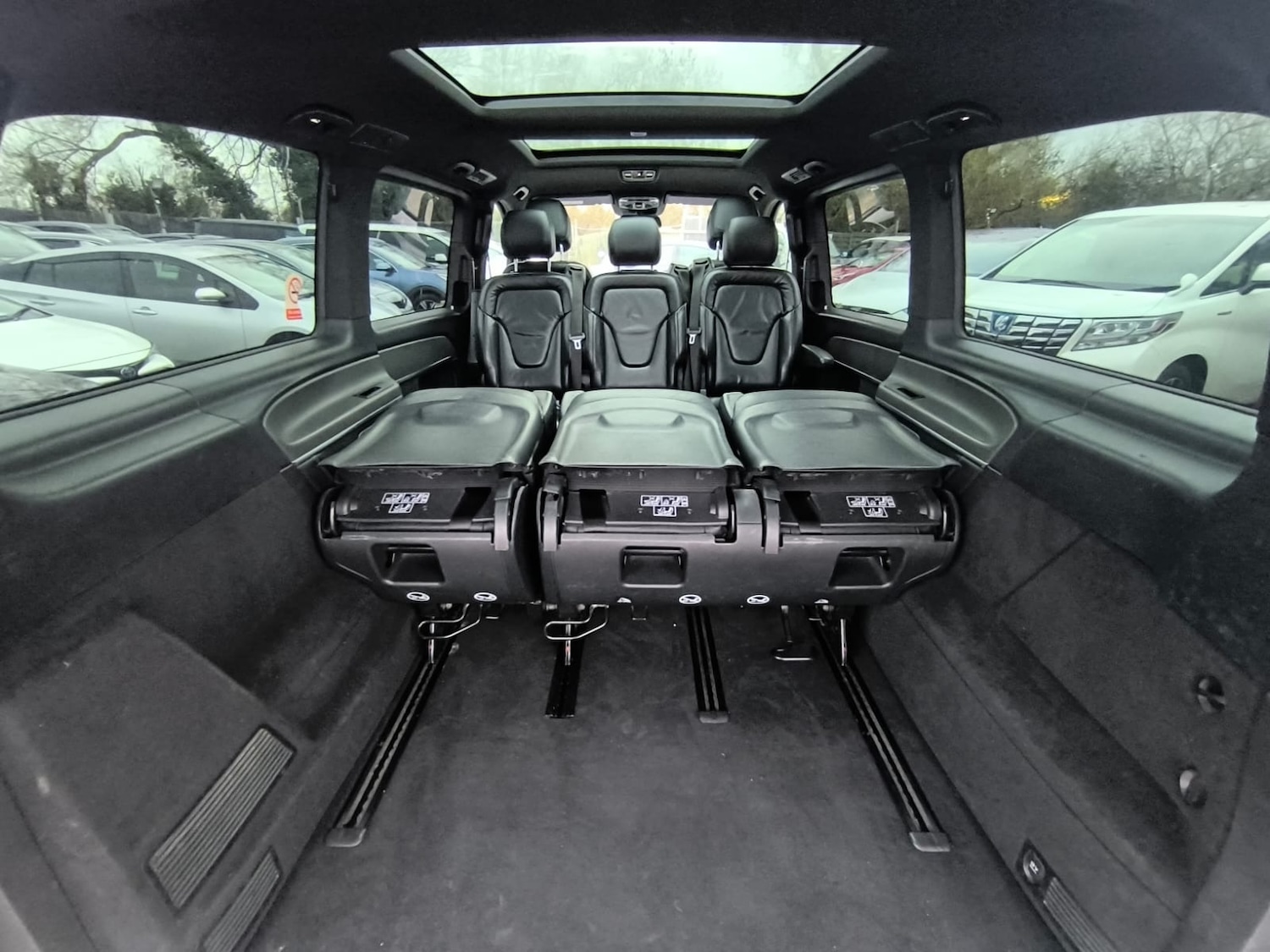 Used Mercedes-Benz V-Class 2017 for sale - 76932234: Photo 46