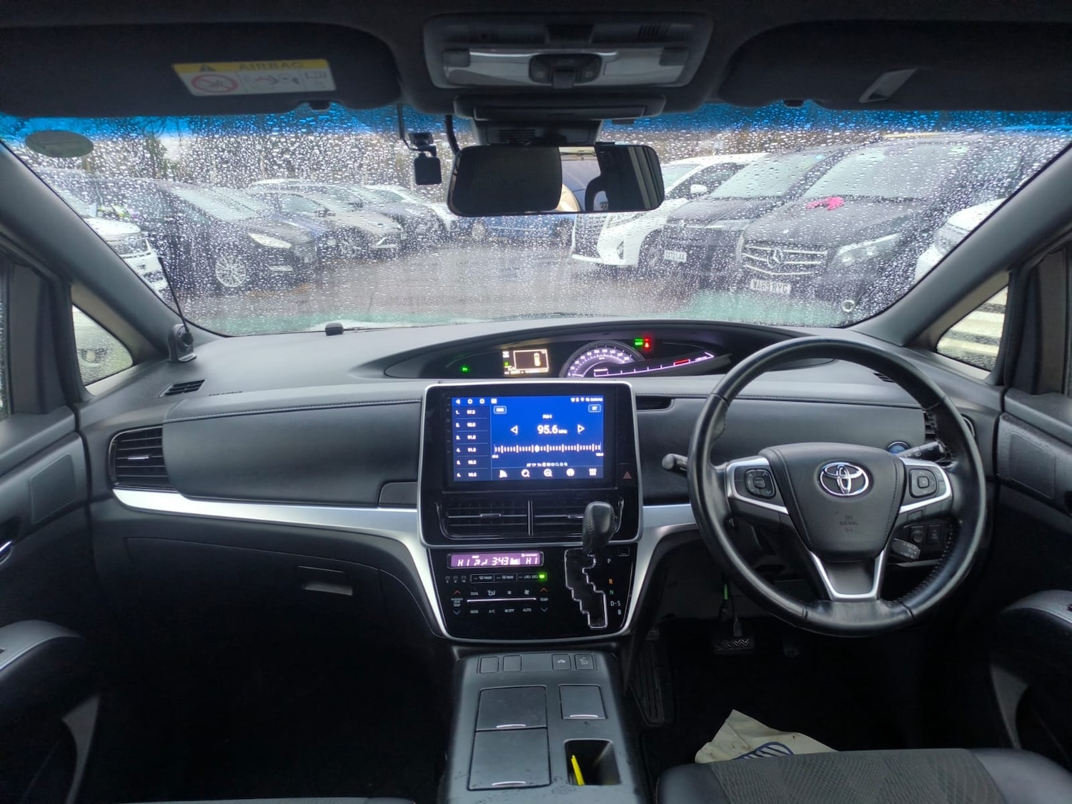 Used Toyota Estima 2018 for sale - 77195233: Photo 14