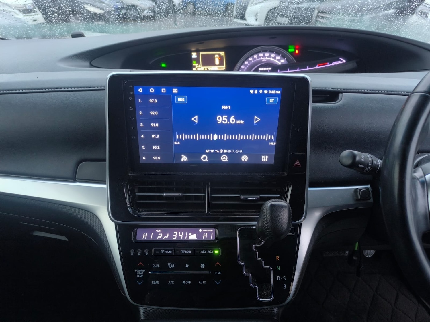 Used Toyota Estima 2018 for sale - 77195233: Photo 19