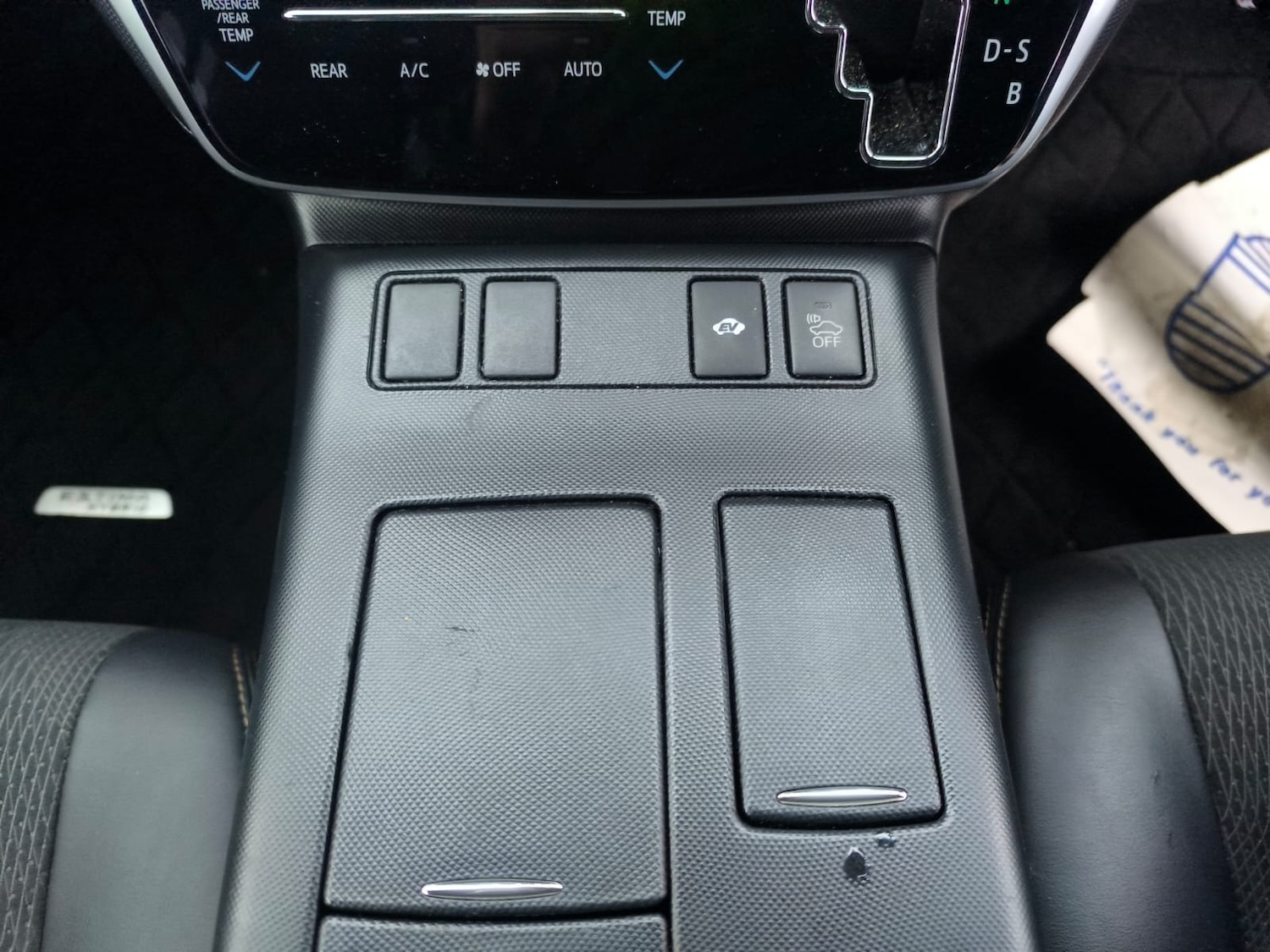 Used Toyota Estima 2018 for sale - 77195233: Photo 25