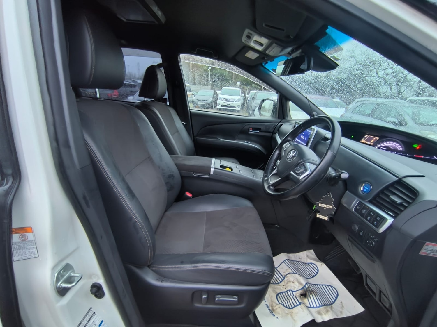 Used Toyota Estima 2018 for sale - 77195233: Photo 9