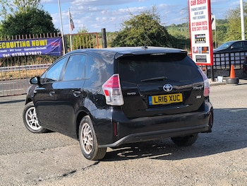 Used Toyota Prius+ 2016 for sale - 79446075: Photo