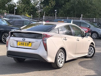 Used Toyota Prius 2016 for sale - 76159769: Photo 3