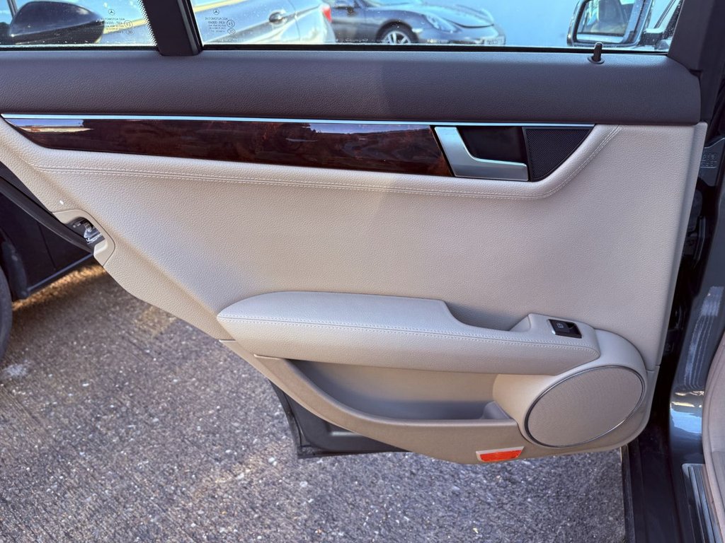 Used Mercedes-Benz C Class 2011 for sale - 77084786: Photo 36