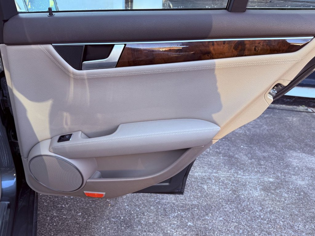 Used Mercedes-Benz C Class 2011 for sale - 77084786: Photo 37