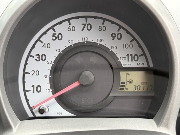 Used Peugeot 107 2011 for sale - 76323057: Photo 14