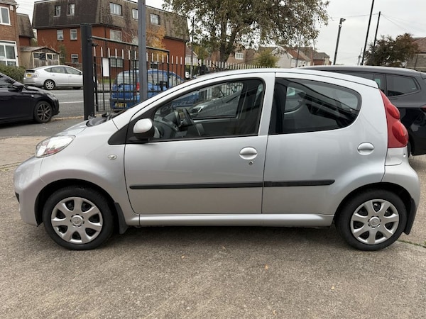 Used Peugeot 107 2011 for sale - 76323057: Photo 6