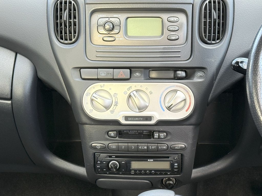 Used Toyota Yaris Verso 2005 for sale - 76867729: Photo 9