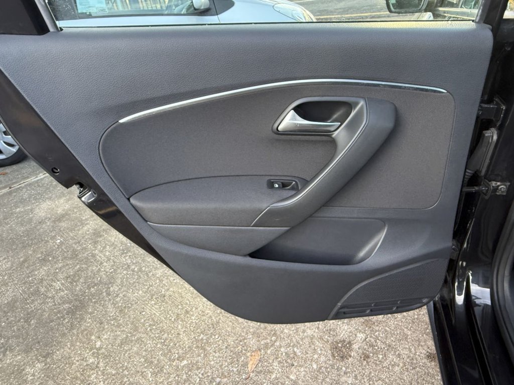 Used Volkswagen Polo 2015 for sale - 76848313: Photo 36