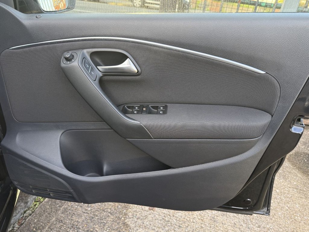 Used Volkswagen Polo 2015 for sale - 76848313: Photo 38