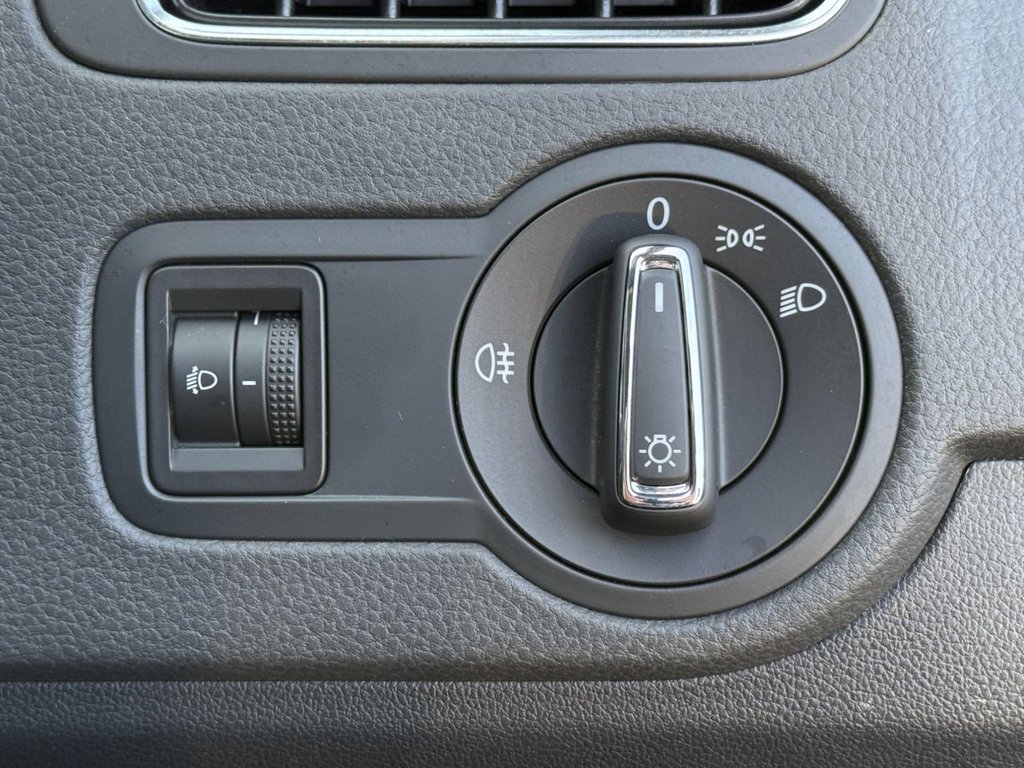 Used Volkswagen Polo 2015 for sale - 76848313: Photo 41