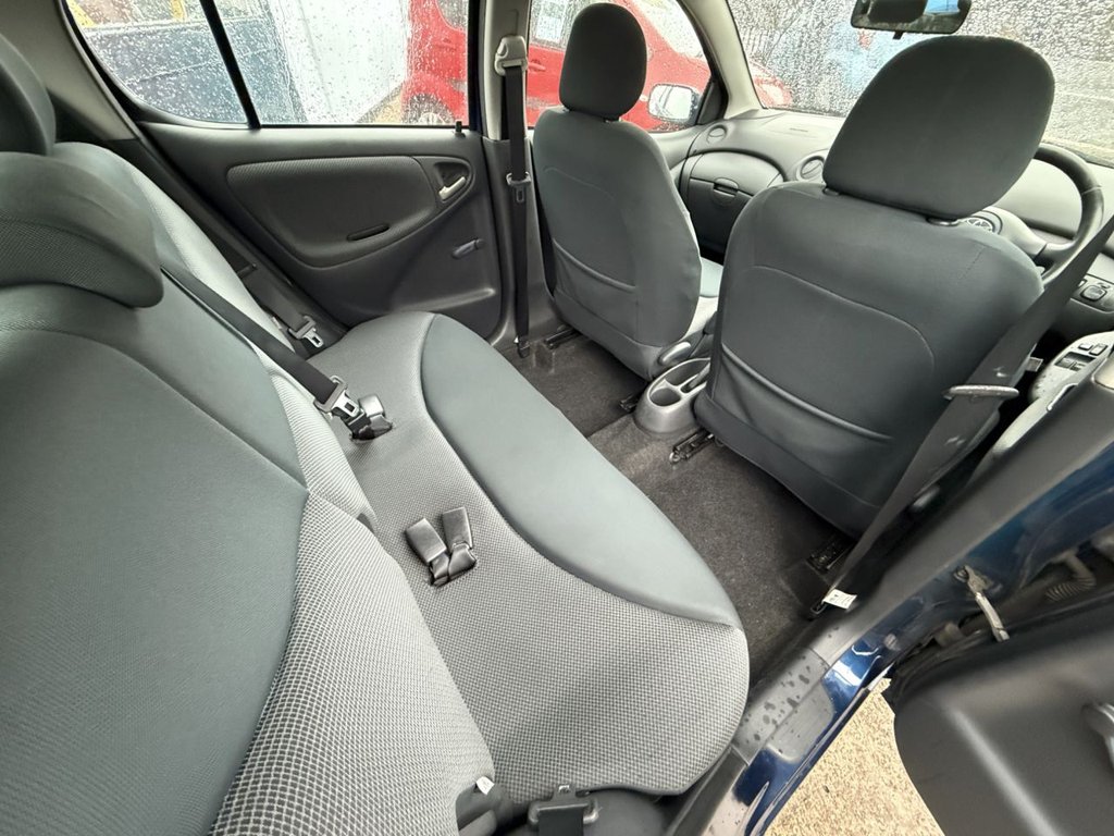 Used Toyota Yaris 2005 for sale - 76439193: Photo 28