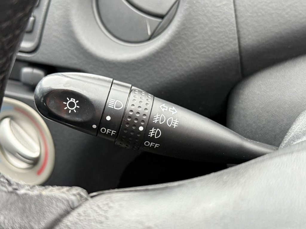 Used Toyota Yaris 2005 for sale - 76439193: Photo 37