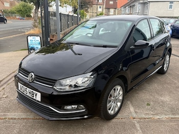 Used Volkswagen Polo 2015 for sale - 79567259: Photo