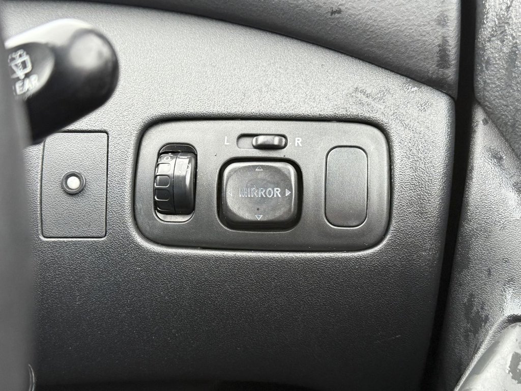 Used Toyota Yaris 2005 for sale - 77084792: Photo 36