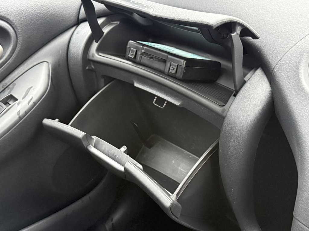 Used Toyota Yaris 2005 for sale - 77084792: Photo 41