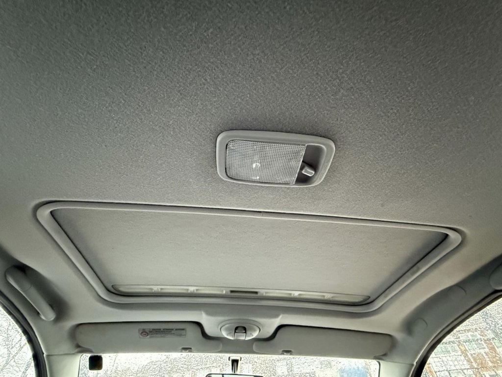 Used Toyota Yaris 2003 for sale - 77212868: Photo 26