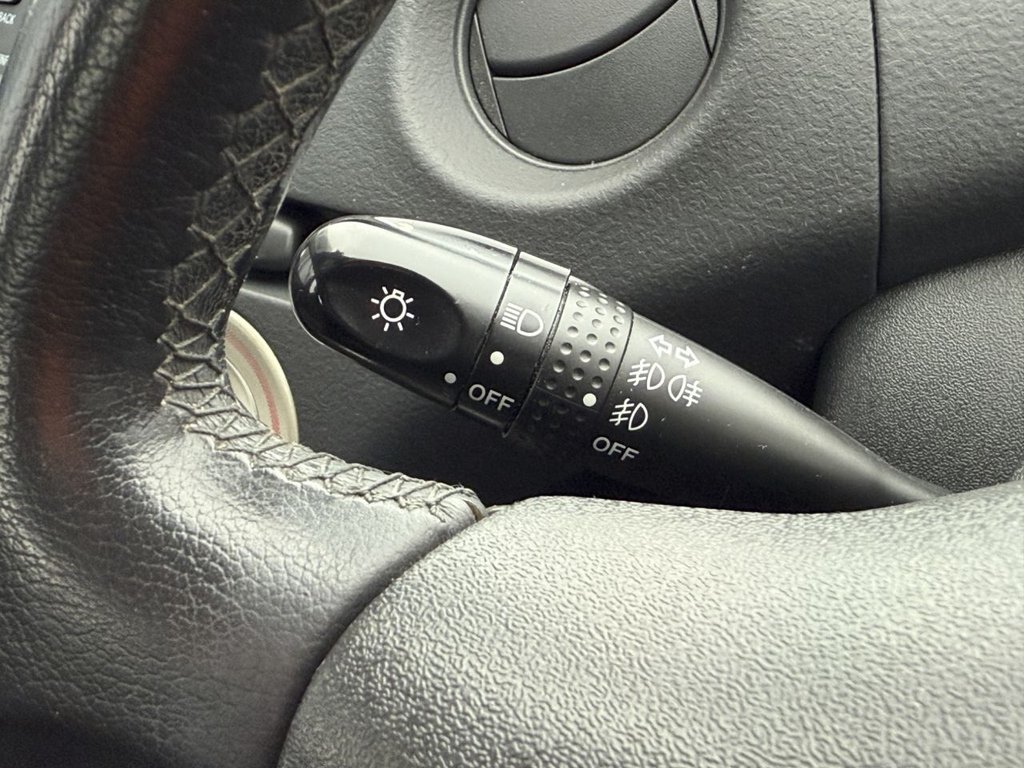 Used Toyota Yaris 2003 for sale - 77212868: Photo 49