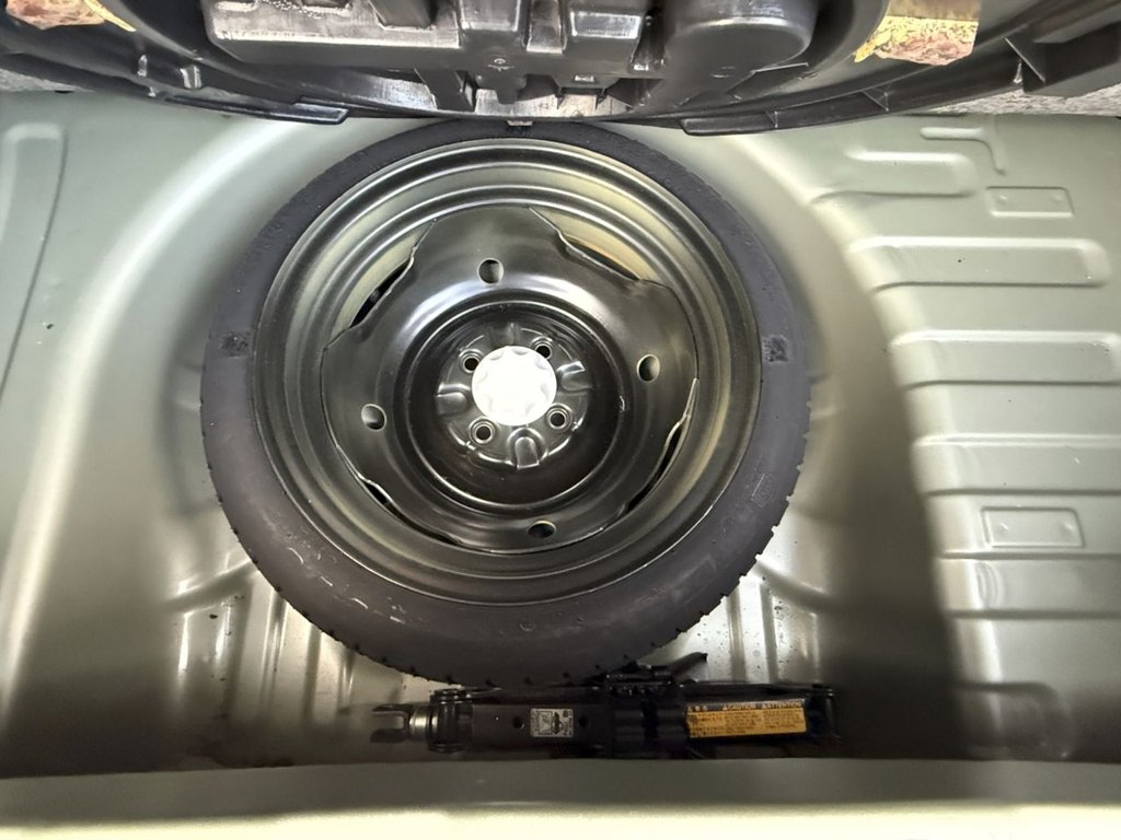 Used Toyota Yaris 2002 for sale - 78059557: Photo 21