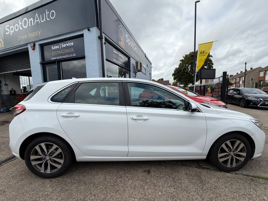 Used Hyundai i30 2018 for sale - 76429556: Photo 3