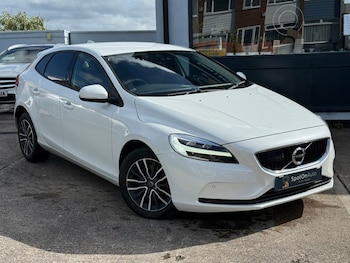 Used Volvo V40 2018 for sale - 78785990: Photo