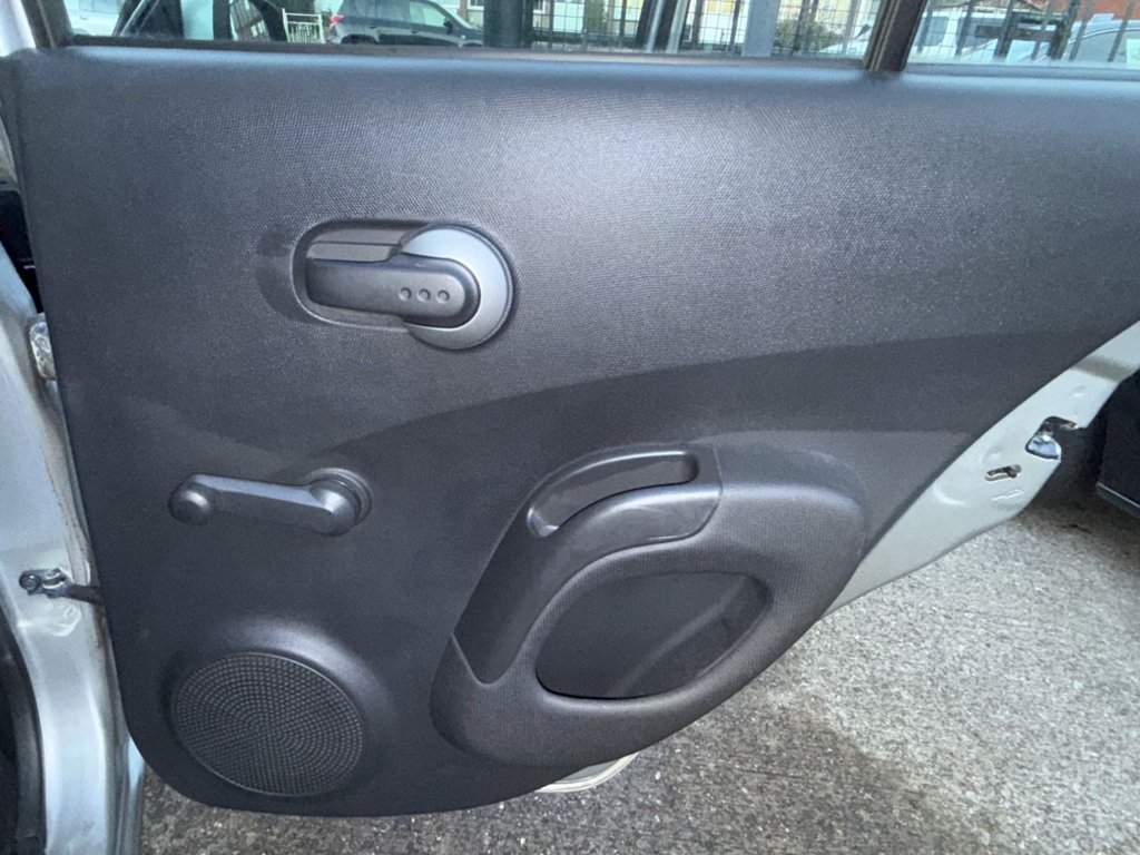 Used Nissan Micra 2010 for sale - 77084780: Photo 34