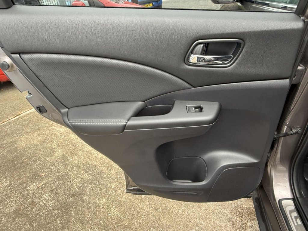 Used Honda CR-V 2018 for sale - 77725790: Photo 40