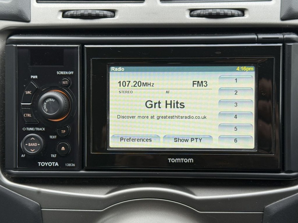 Used Toyota Yaris 2011 for sale - 76454543: Photo 16