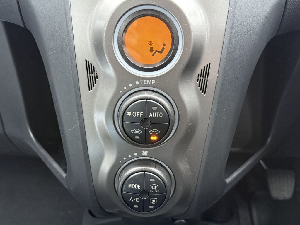 Used Toyota Yaris 2011 for sale - 76454543: Photo 17