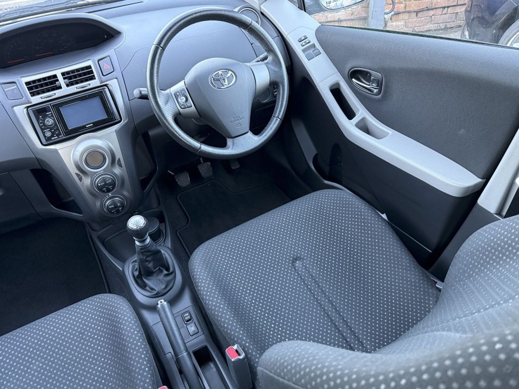 Used Toyota Yaris 2011 for sale - 76454543: Photo 25