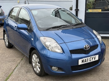 Used Toyota Yaris 2011 for sale - 76454543: Photo