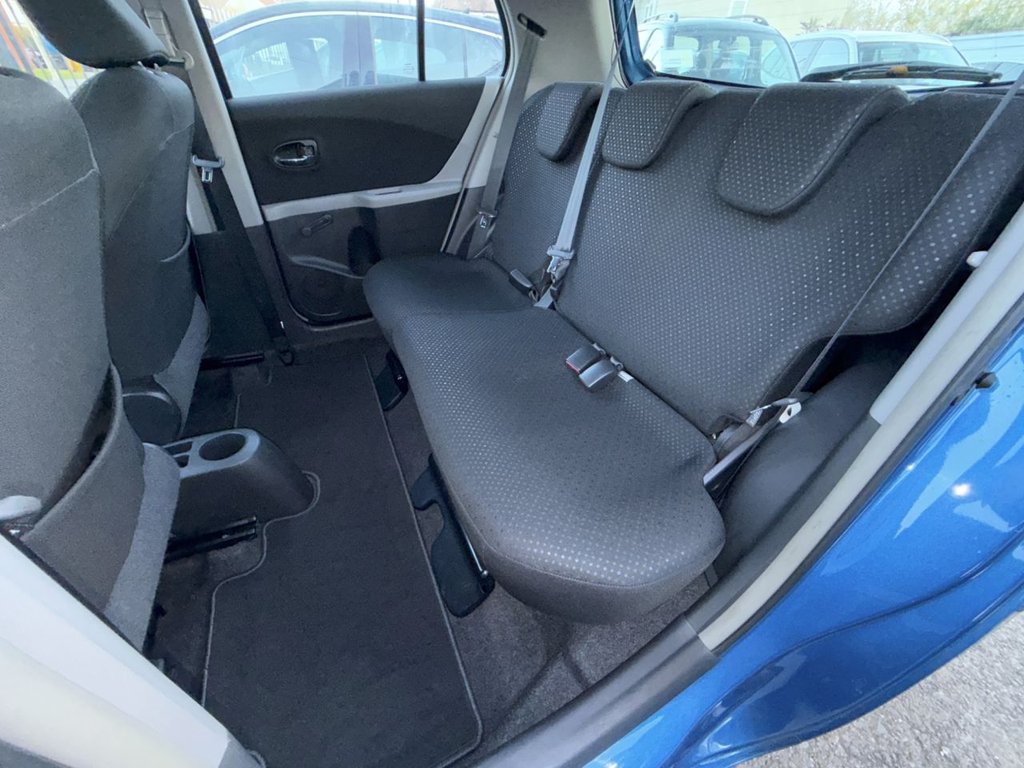 Used Toyota Yaris 2011 for sale - 76454543: Photo 31