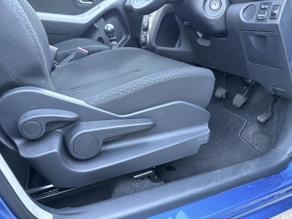 Used Toyota Yaris 2011 for sale - 76454543: Photo 35