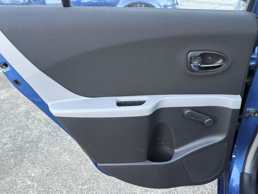 Used Toyota Yaris 2011 for sale - 76454543: Photo 37