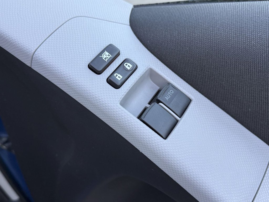 Used Toyota Yaris 2011 for sale - 76454543: Photo 40