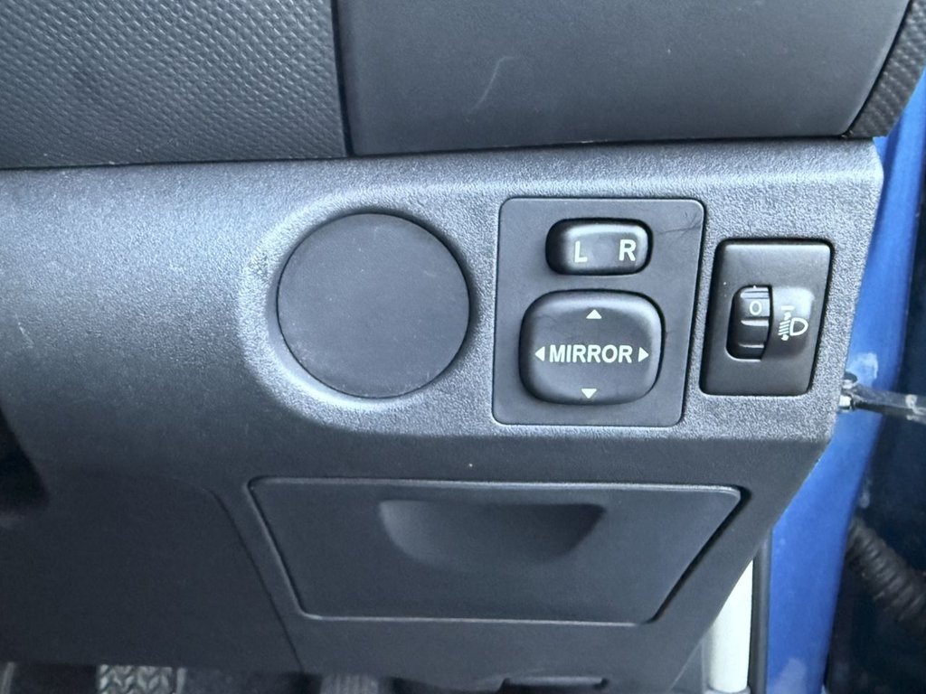 Used Toyota Yaris 2011 for sale - 76454543: Photo 41