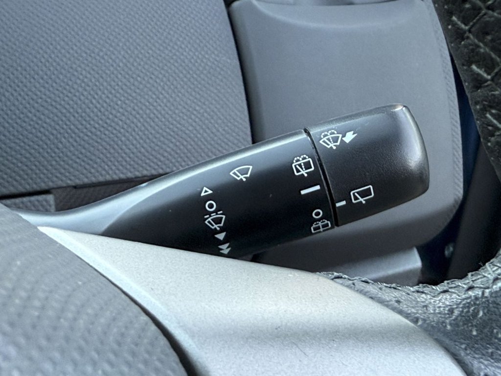 Used Toyota Yaris 2011 for sale - 76454543: Photo 46