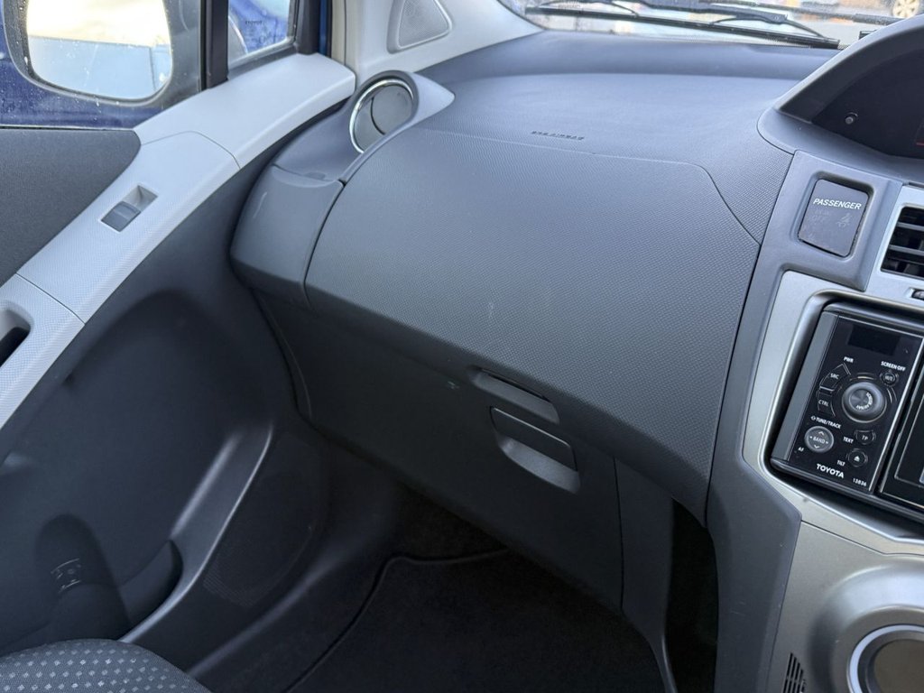 Used Toyota Yaris 2011 for sale - 76454543: Photo 50