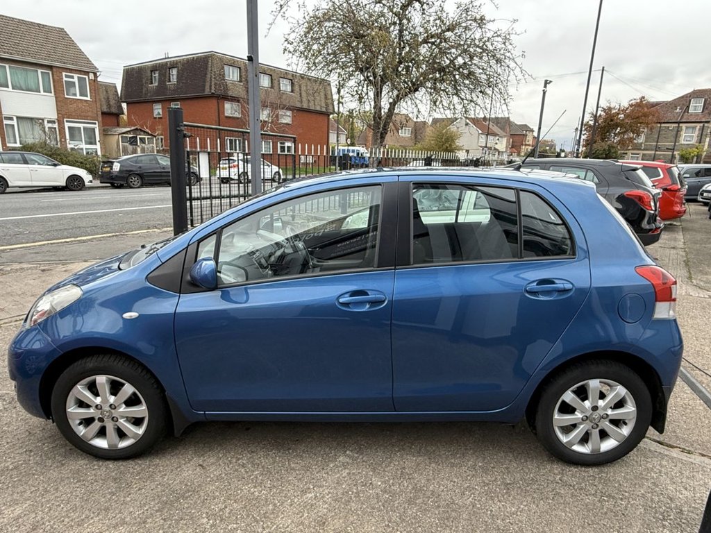 Used Toyota Yaris 2011 for sale - 76454543: Photo 6