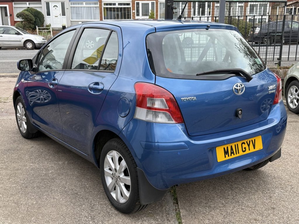 Used Toyota Yaris 2011 for sale - 76454543: Photo 8